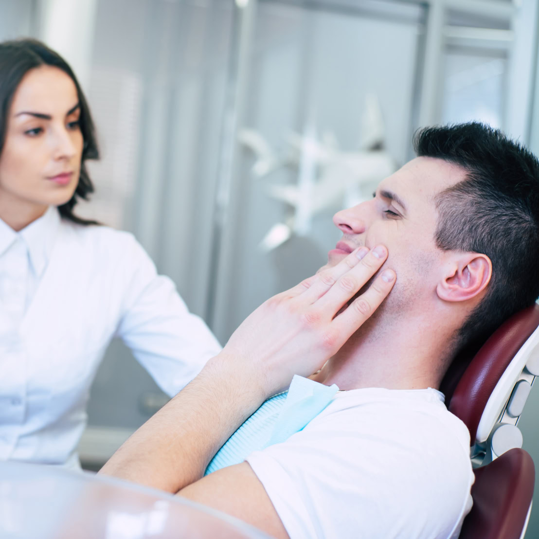 broken tooth bottom 1108x1108 - Refresh Dental Care Miranda