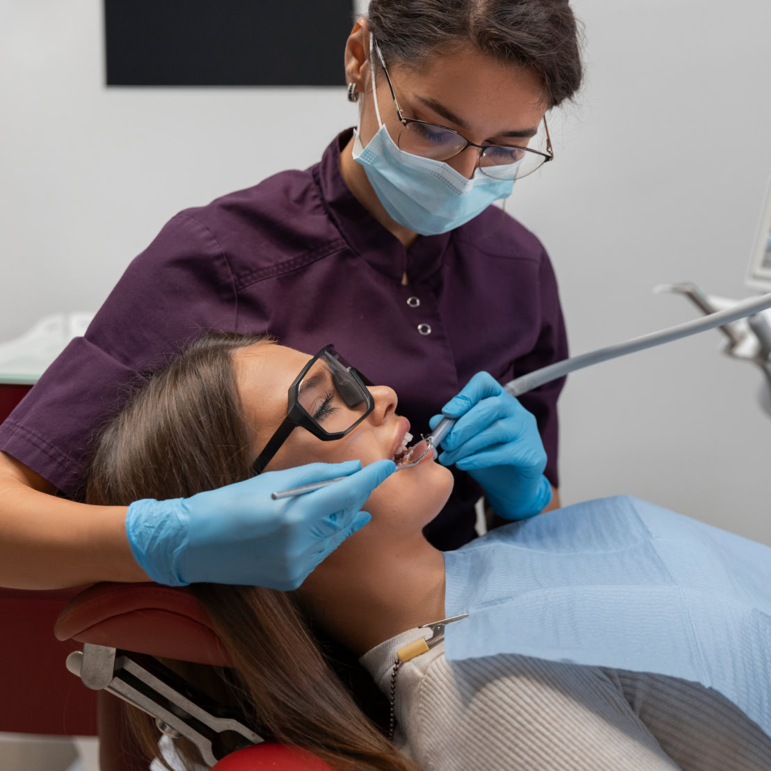 Wisdom teeth removal treatment at Refresh Dental Care Miranda